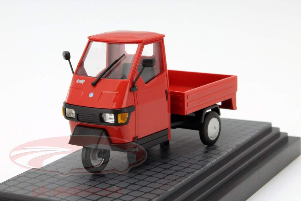 Piaggio Ape 50 rød 1:43 Busch