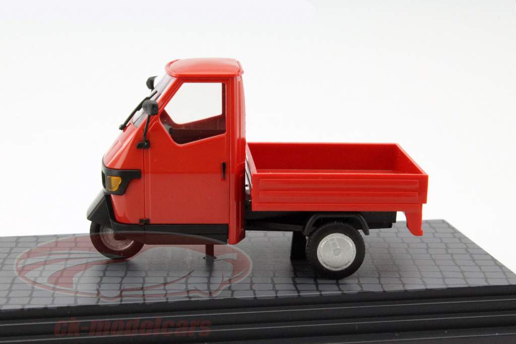 Piaggio Ape 50 rød 1:43 Busch