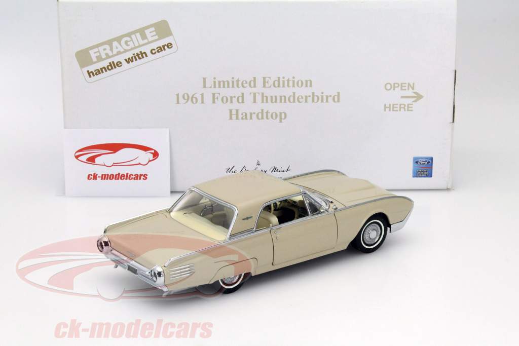 Ford Thunderbird Hardtop Ano 1961 bege 1:24 Danbury Mint