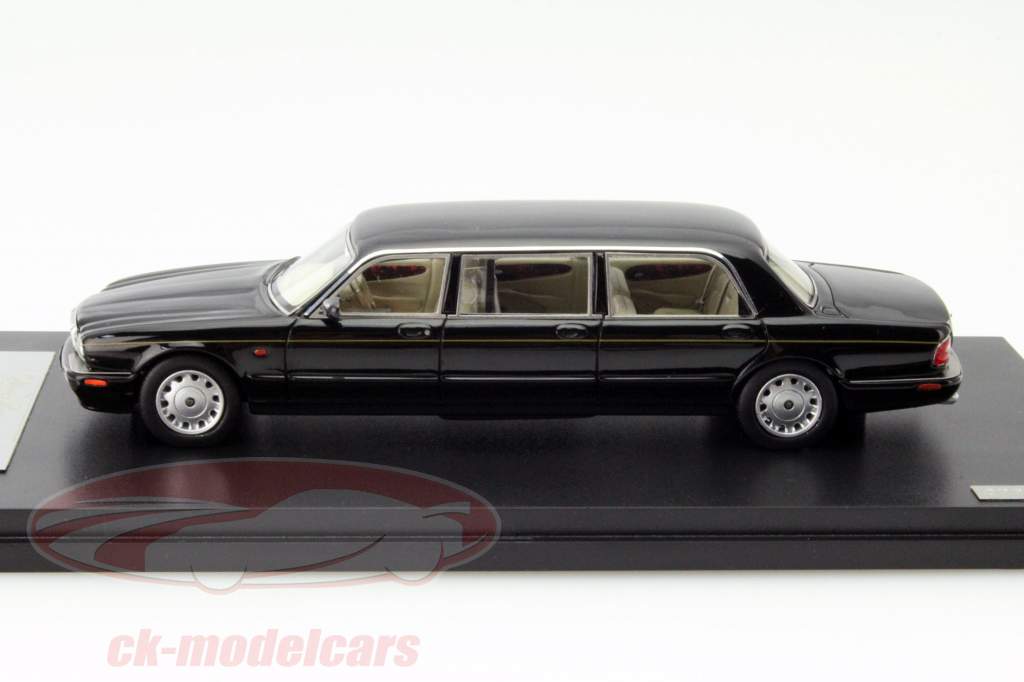 Wilcox Daimler V8 X308 Limousine År 2000 sort 1:43 GLM