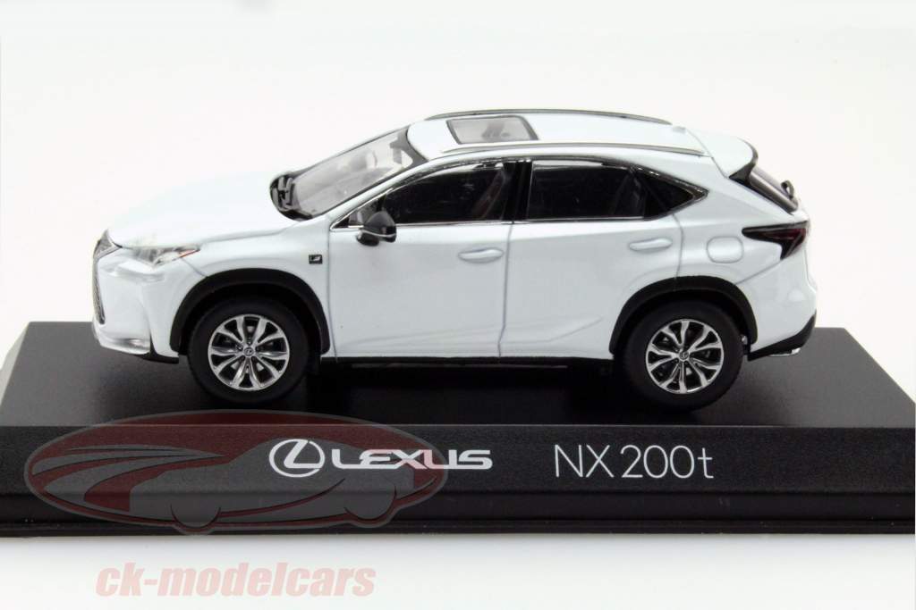 非売品 Lexus NX 200t ホワイト ミニカー 1/43 Amazon | レクサス NX 200t 1/18 ミニカー ホワイト LEXUS