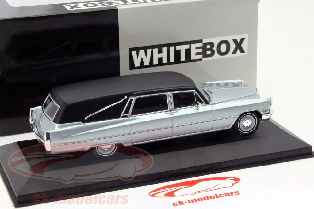 Cadillac Lijkwagen Jaar 1966 zilverwerk / Matte Black 1:43 WhiteBox