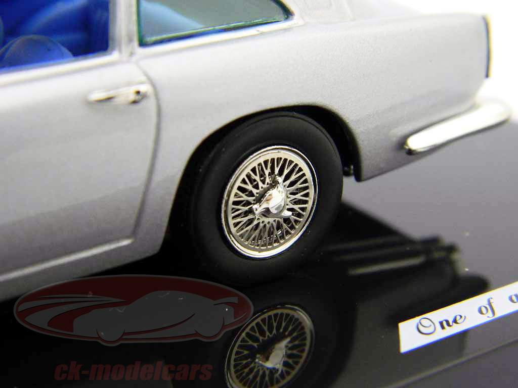 Aston Martin DB4 silver metallic / silver metallic 1:43 Vitesse