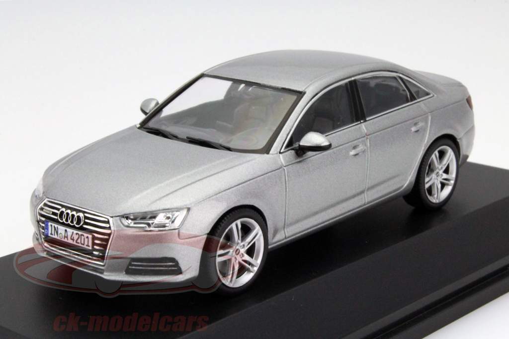 奥迪 A4 2015年 银色 1:43 Spark