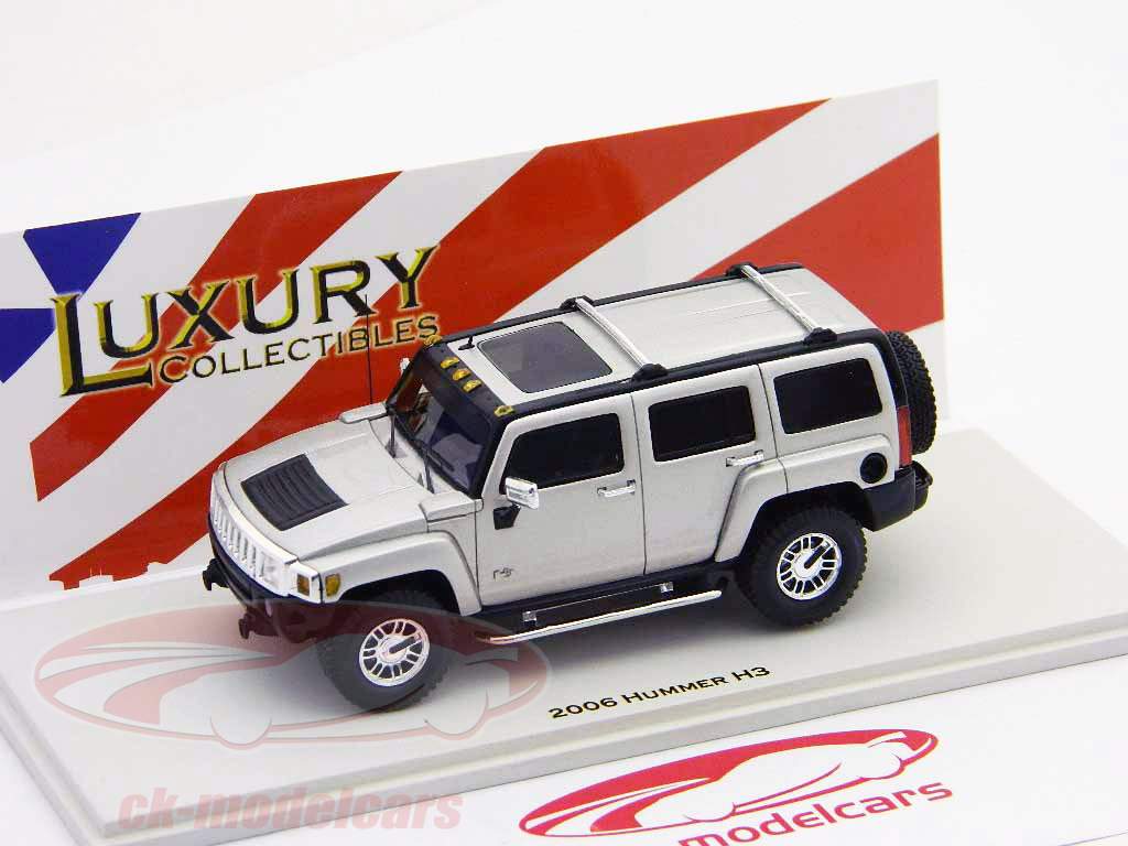 Hummer H3 Bj. 2006 silber / silver metallic 1:43 Spark Luxury