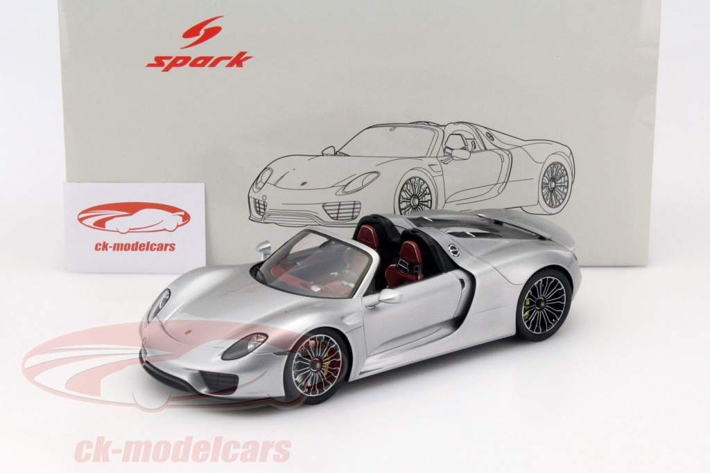 Porsche 918 Spyder Baujahr 2014 hellgrau metallic 1:18 Spark