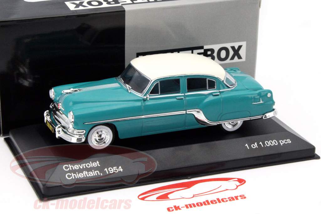 Pontiac Chieftain год 1954 зеленый / белый 1:43 WhiteBox