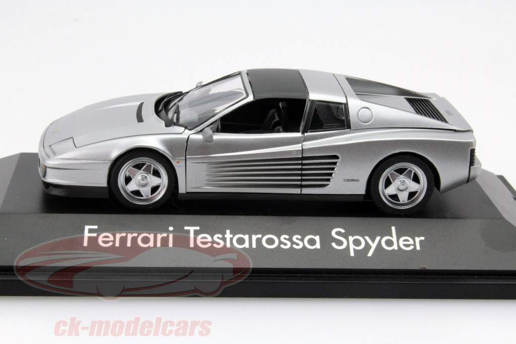 Ferrari Testarossa Spyder silber 1:43 Herpa