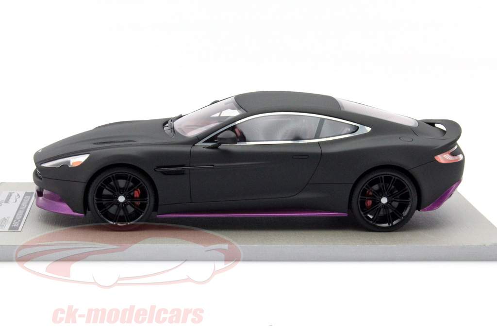 Aston Martin Vanquish Coupe mat sort med rød Interiør 1:18 Tecnomodel