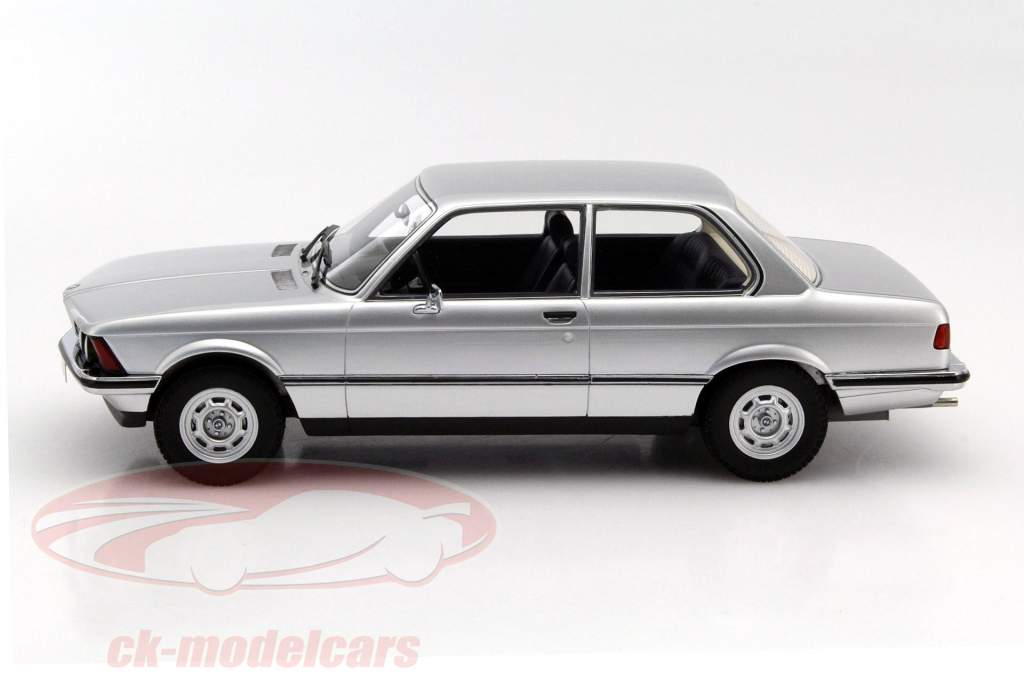 BMW 320 (E21) Year 1978 silver 1:18 Minichamps