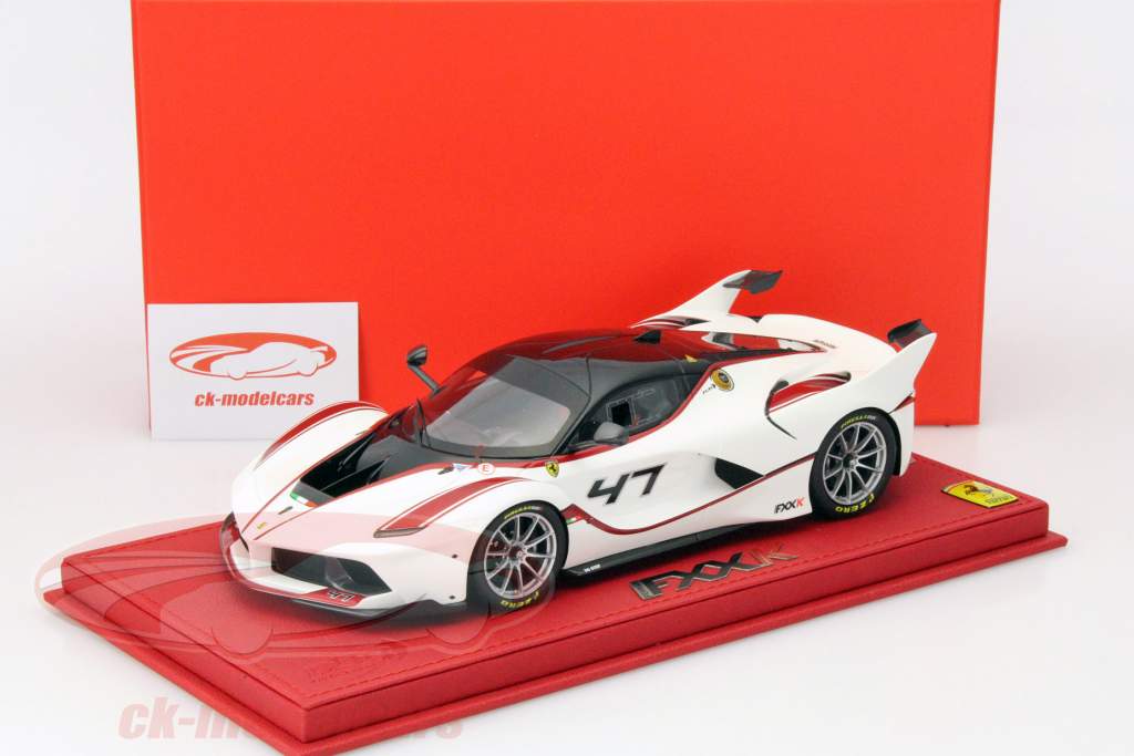 Ferrari FXX K #47 blanco / rojo 1:18 BBR