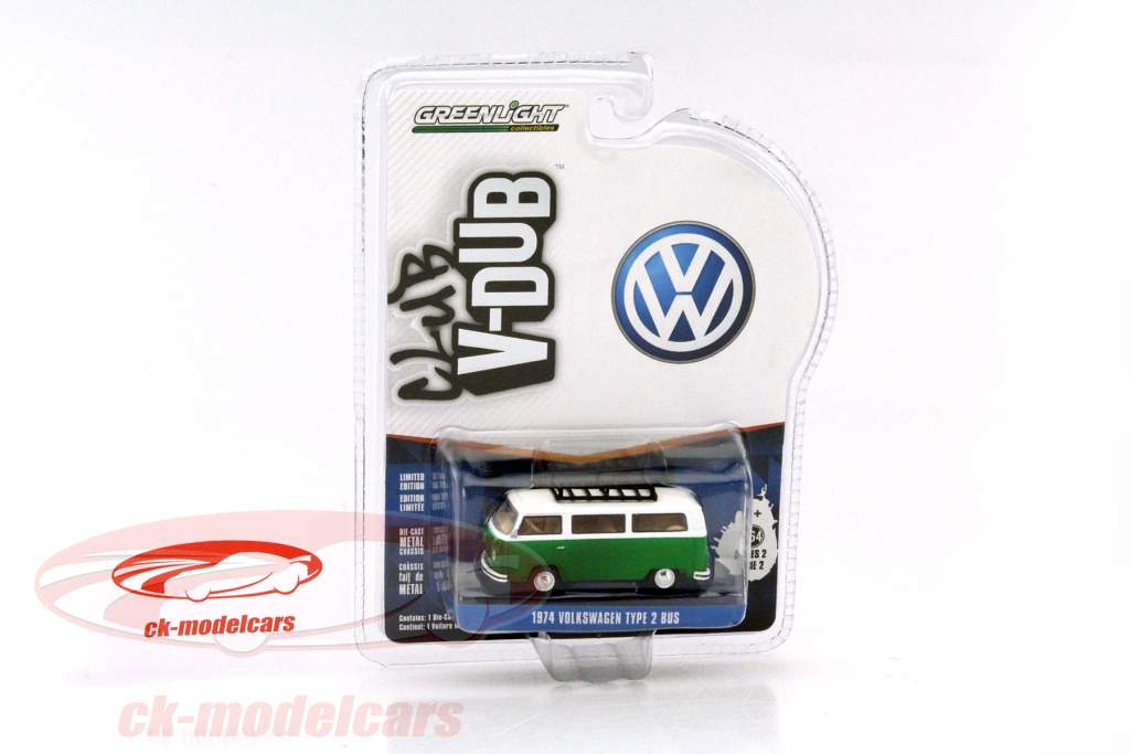Volkswagen VW Type 2 Bus Год 1974 зеленый 1:64 Greenlight