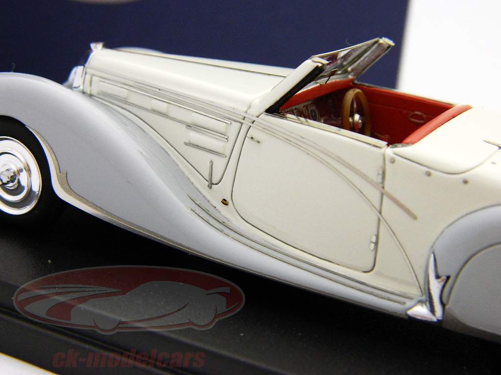 Bugatti 57C Cabriolet "Gangloff" Année 1939 crème / gris 1:43 LookSmart