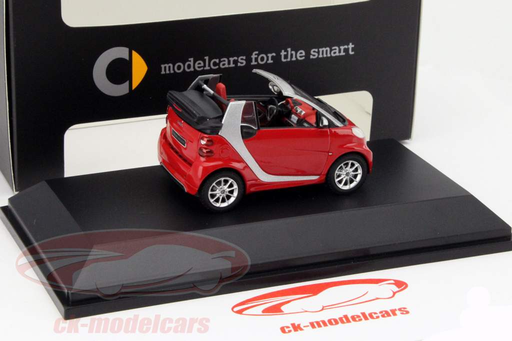 Spark 1:43 Smart Fortwo Cabriolet rot / silber / schwarz