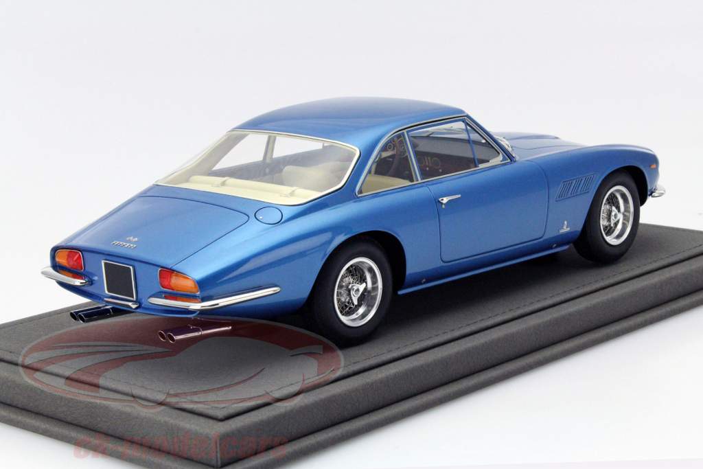 Ferrari 500 Superfast год 1964 синий 1:18 BBR