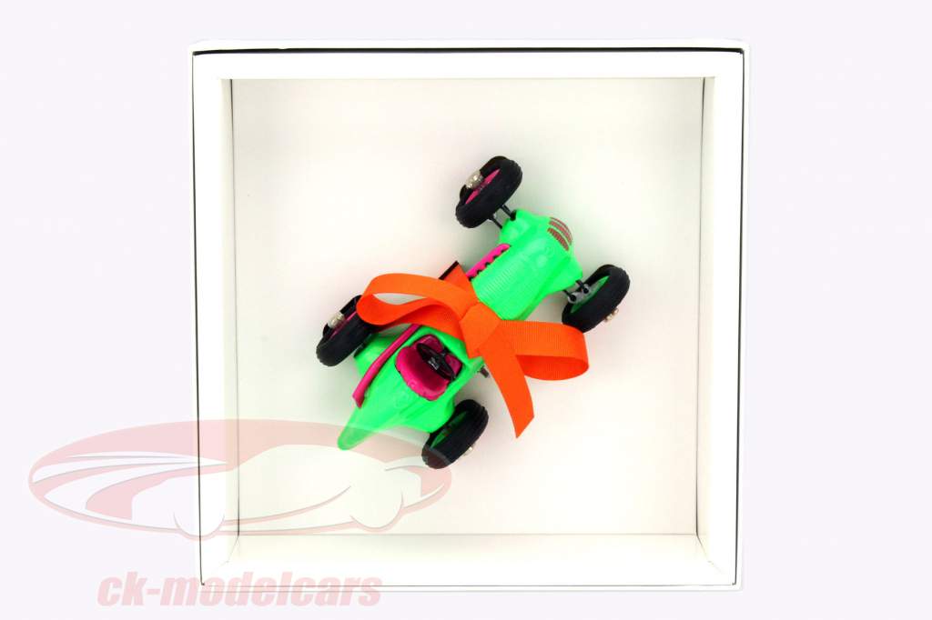 Pop Art Edition Studio I green 1:24 Schuco