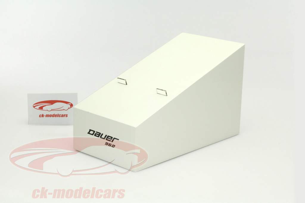 подиум для модели автомобилей в масштаб 1:18 Spark