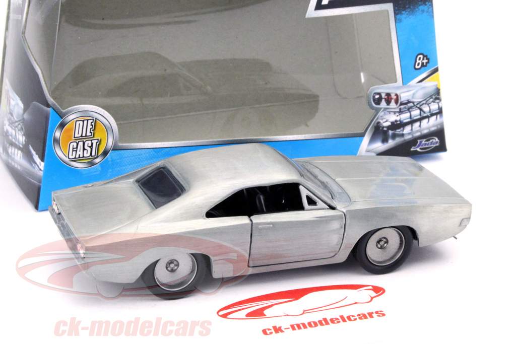 电影:速度与激情~多米尼克(Dom)驾驶的道奇Charger R / T 银色 1:32 佳大 Jada Toys