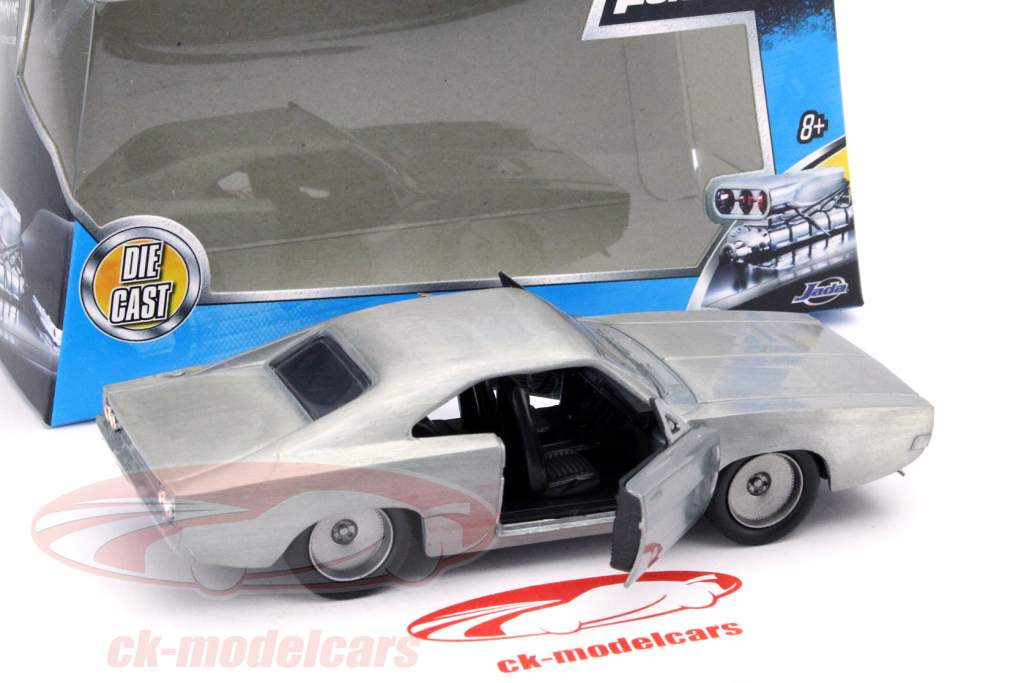 电影:速度与激情~多米尼克(Dom)驾驶的道奇Charger R / T 银色 1:32 佳大 Jada Toys