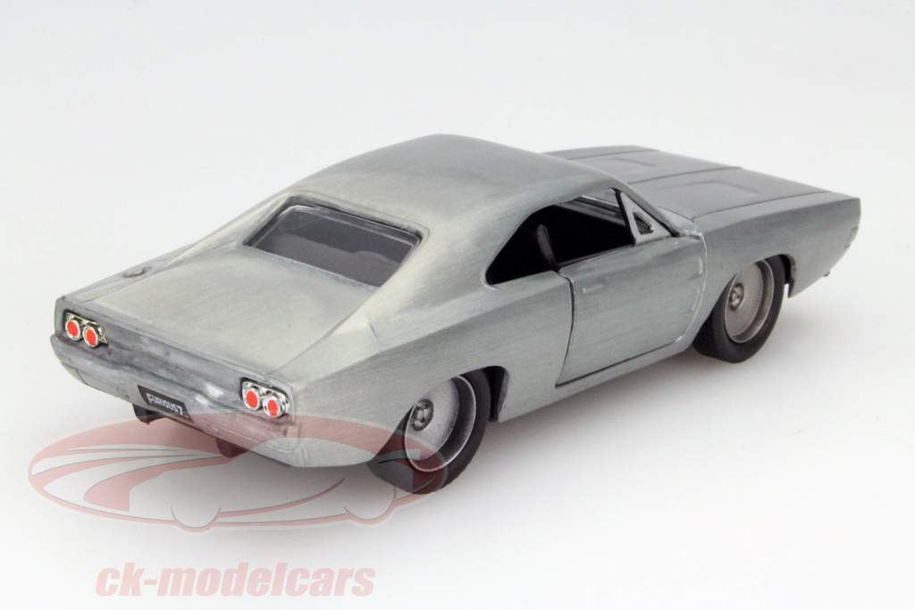 电影:速度与激情~多米尼克(Dom)驾驶的道奇Charger R / T 银色 1:32 佳大 Jada Toys