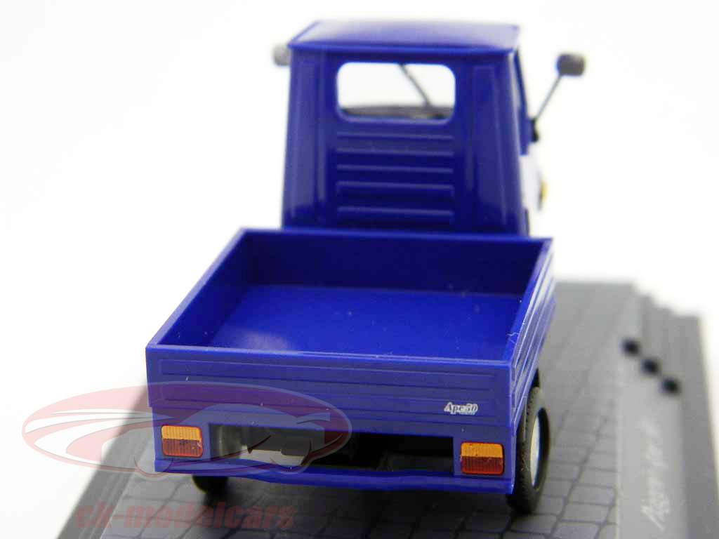 Piaggio Ape 50 dunkelblau / darkblue 1:43 Busch