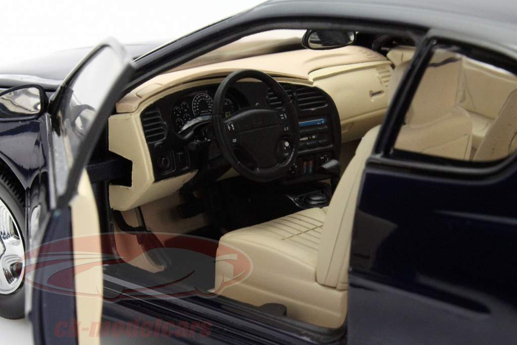 Chevrolet Monte Carlo SS 年 2000 ブルー 1:18 SunStar