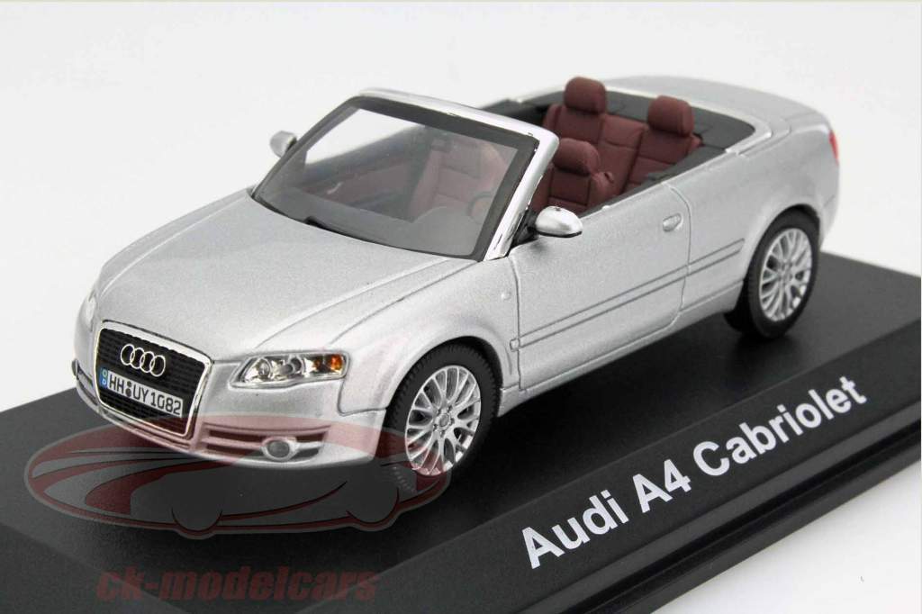 Audi A4 Cabriolet luce argento 1:43 Norev