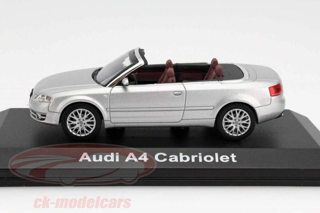 Audi A4 Cabriolet light silver 1:43 Norev