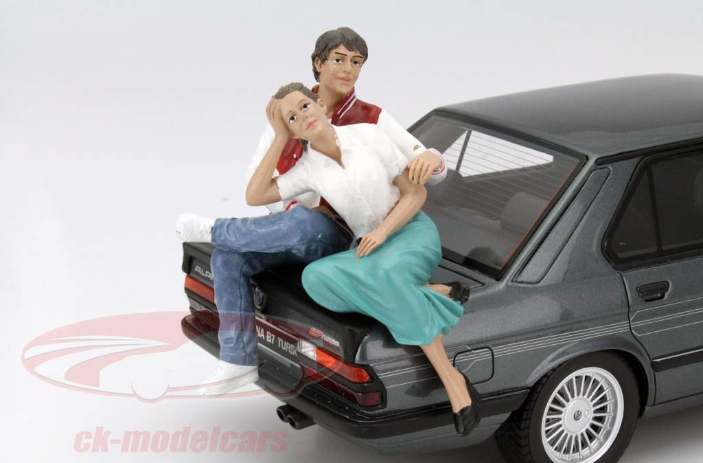 Seated figure Adam 1:18 American Diorama