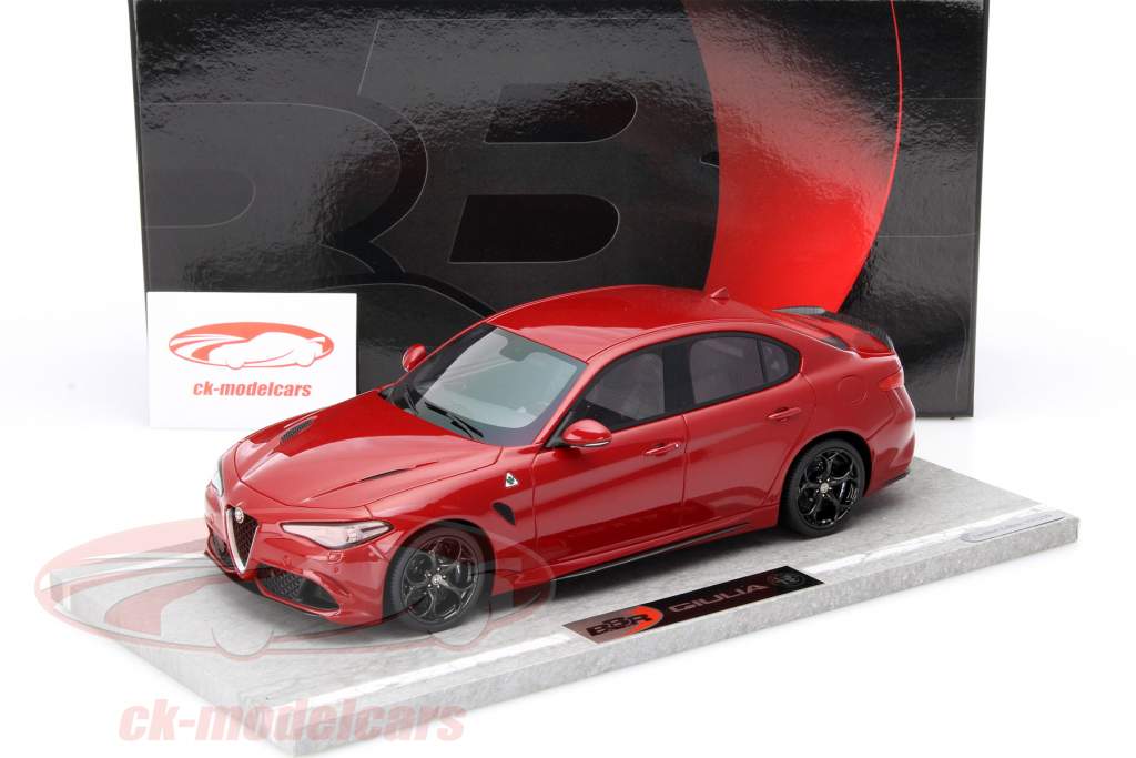 Alfa Romeo Giulia QV anno 2015 rosso 1:18 BBR