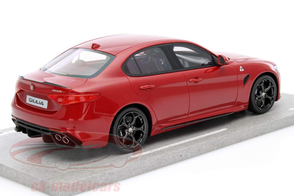 Alfa Romeo Giulia QV 年 2015 红 1:18 BBR