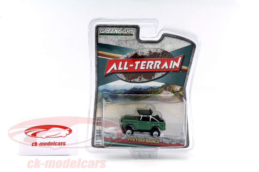 Ford Bronco год 1976 темно-зеленый 1:64 Greenlight