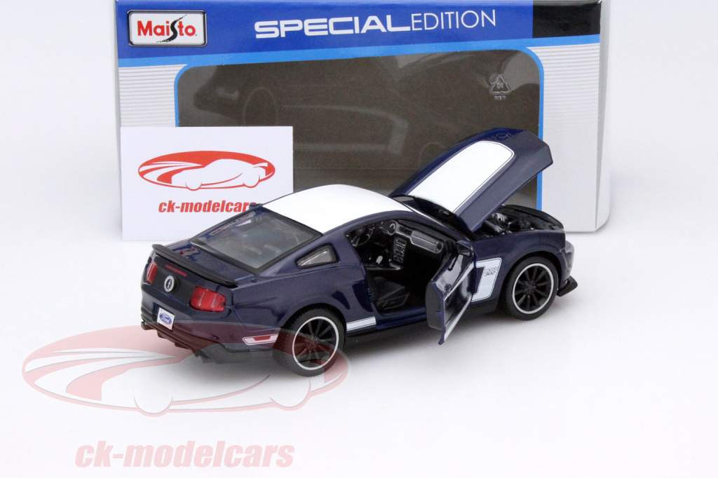 Ford Mustang Boss 302 bleu / blanc 1:24 Maisto