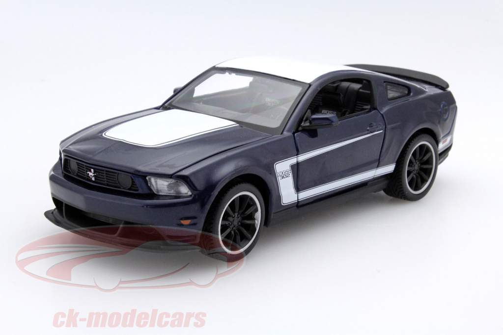 Ford Mustang Boss 302 ブルー / ホワイト 1:24 Maisto