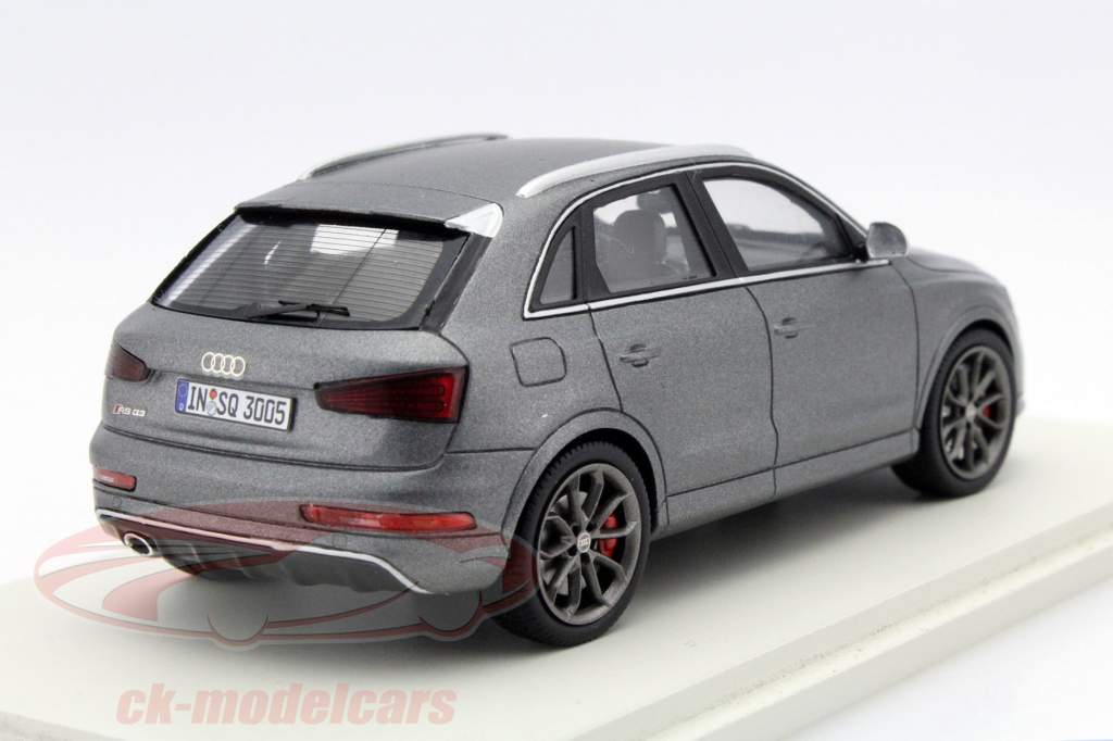 Audi RS Q3 jaar 2015 dof grijs 1:43 Spark
