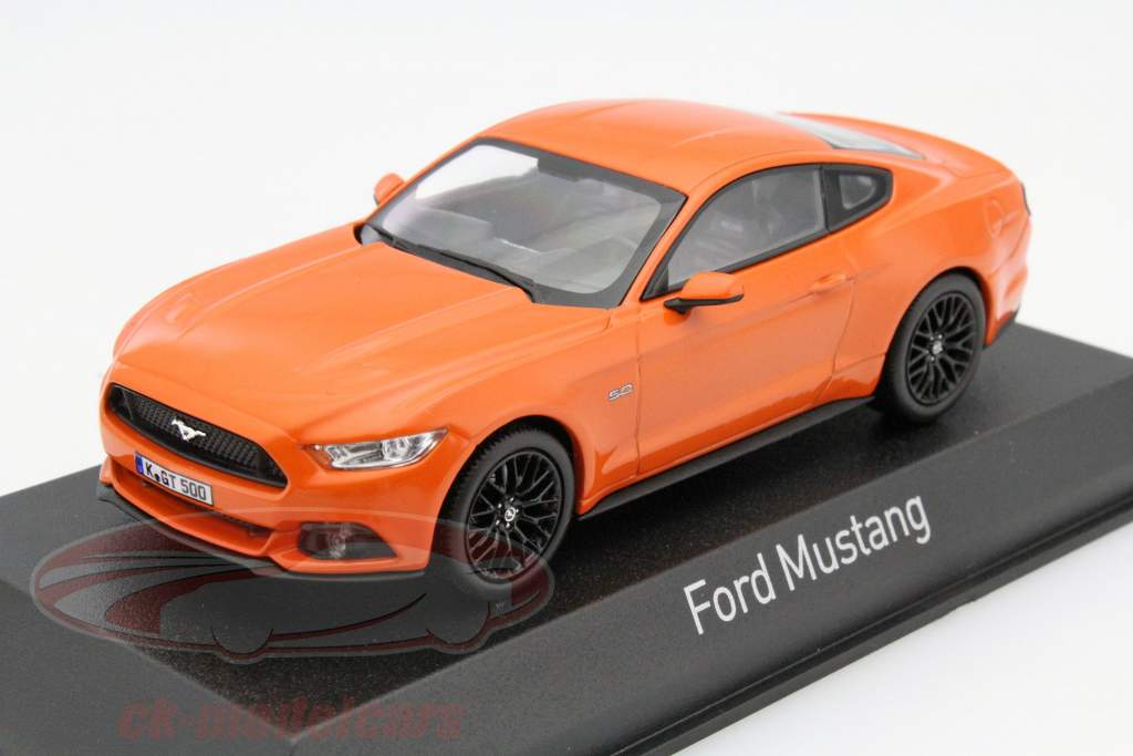 Ford Mustang Fastback år 2016 appelsin 1:43 Norev
