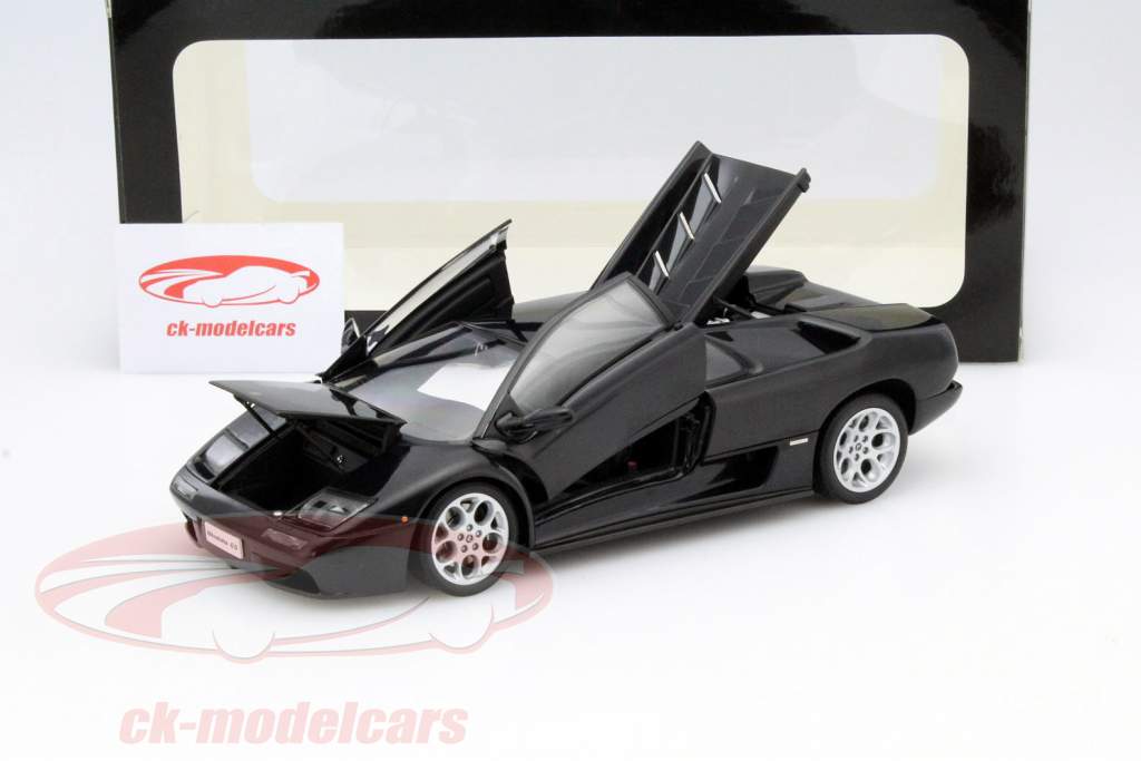 オートアート　ランボルギーニディアブロ6.0 AUTOart 1:18 ランボルギーニディアブロ6.0黒/黒 74528 モデル