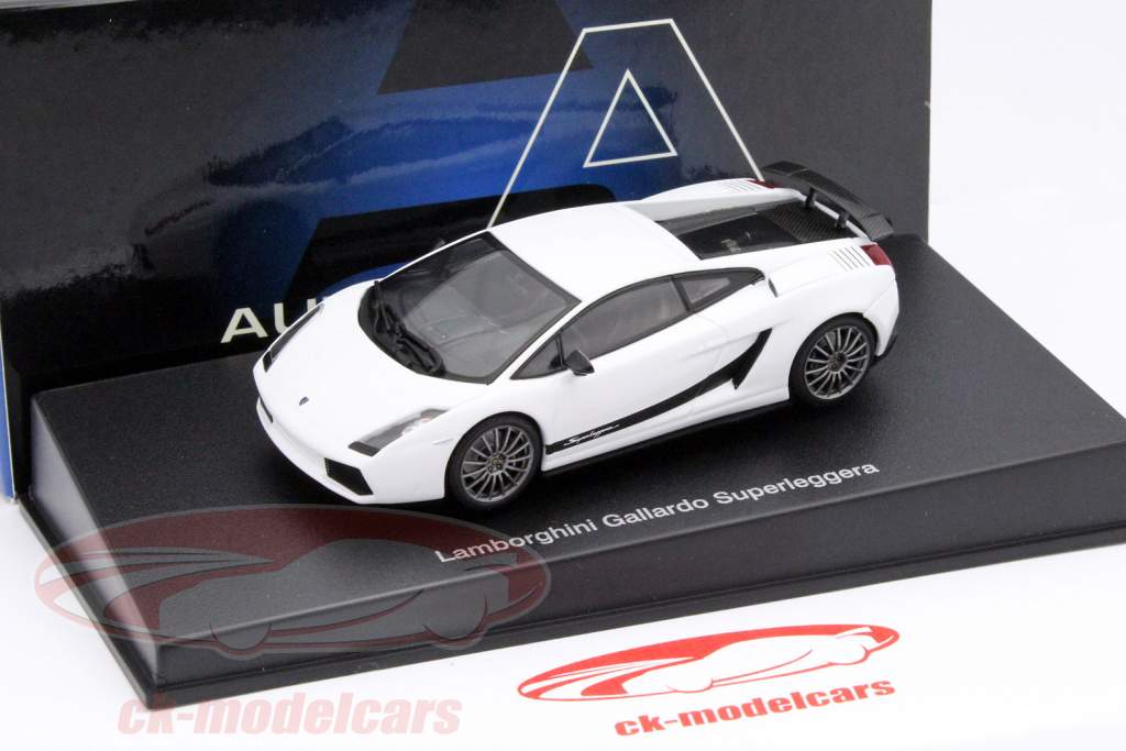 ランボルギーニガヤルドスーパーレジェ白色の金属午前1時43分オートアート