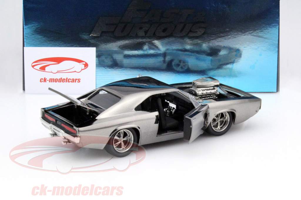 Dom's Dodge Charger R/T Fast and Furious cromo 1:24 Jada Toys