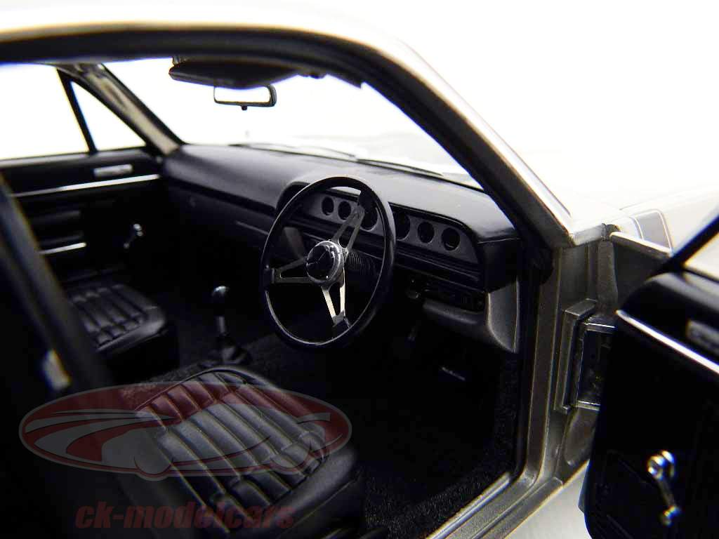 Chrysler Charger E49 silber / silver 1:18 AutoArt