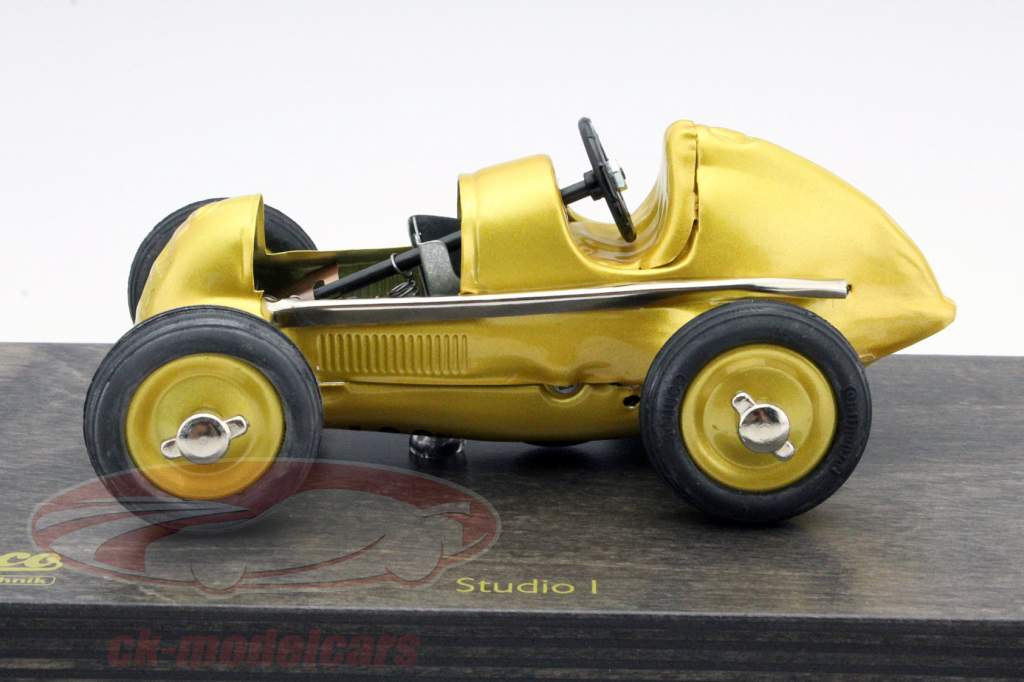 Studio 1 gold 1:32 Schuco