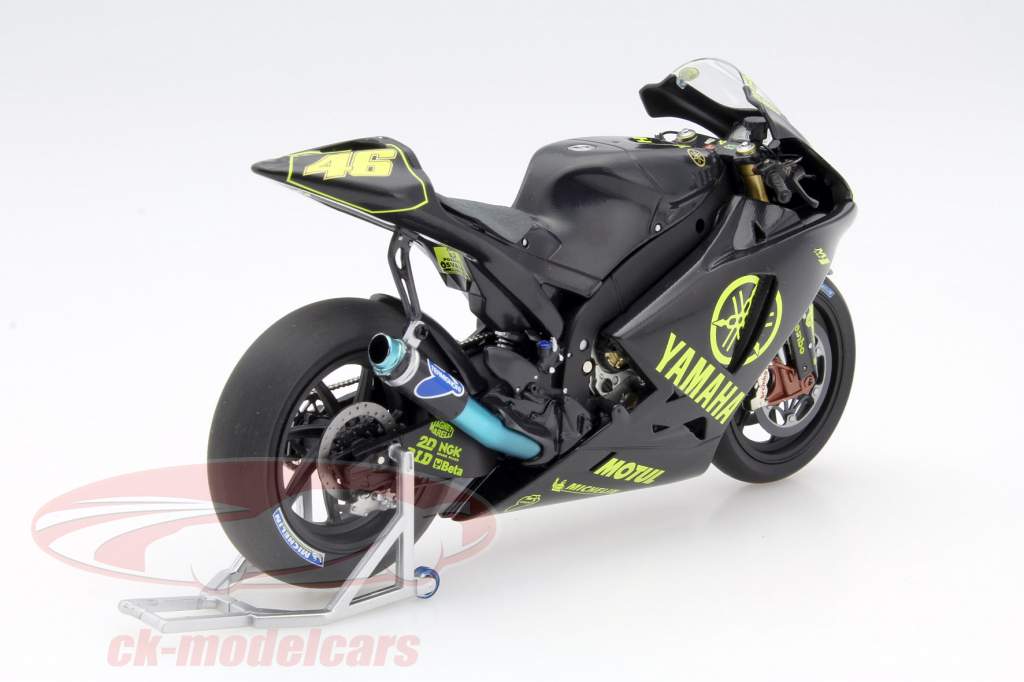 Minichamps 1:12 Valentino Rossi Yamaha YZR-M1 #46 Test