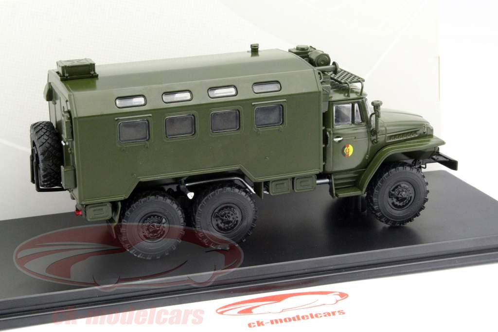 Ural 375D KUNG NVA 濃い緑色 1:43 PremiumClassiXXs
