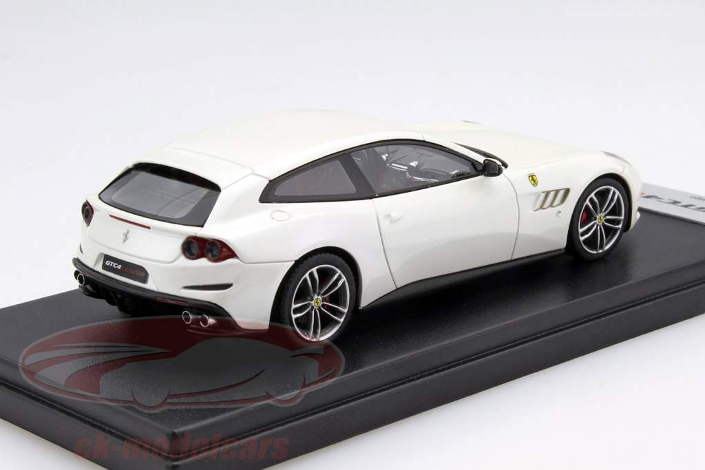 Ferrari GTC4 Lusso Motorshow Geneva 2016 White 1:43 LookSmart