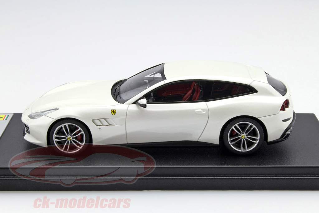 Ferrari GTC4 Lusso Motorshow Geneva 2016 White 1:43 LookSmart