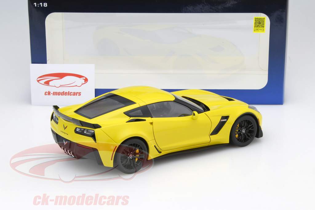 Chevrolet Corvette C7 Z06 año 2014 carreras amarillo 1:18 AUTOart
