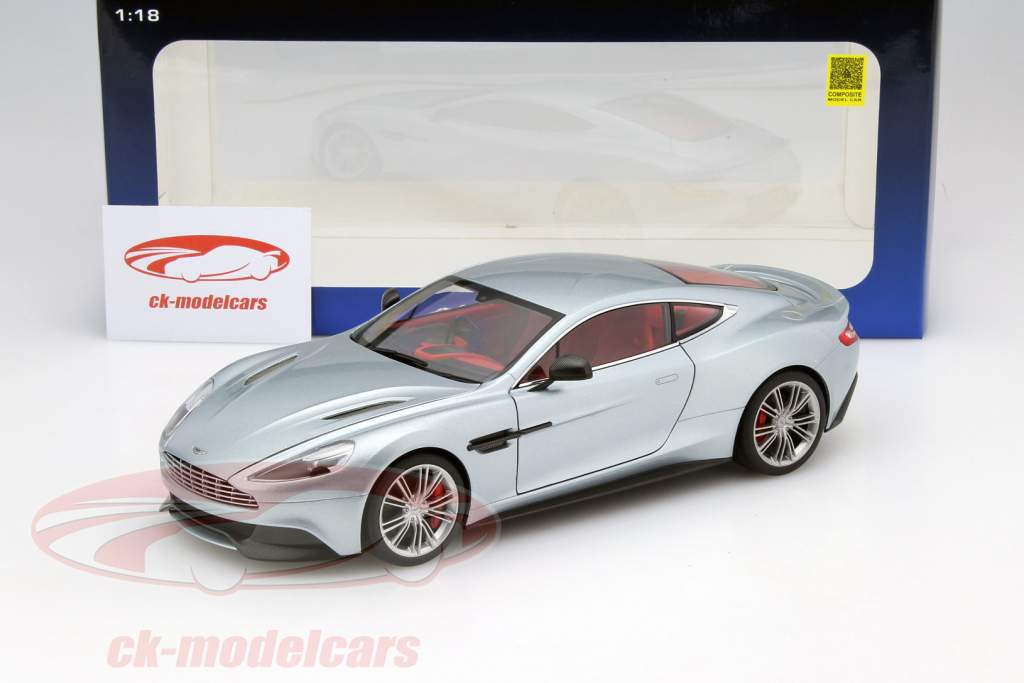 Aston Martin Vanquish ano 2015 Skyfall prata 1:18 AUTOart