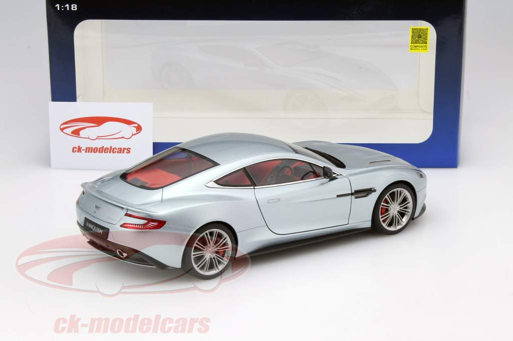 Aston Martin Vanquish год 2015 Skyfall серебряный 1:18 AUTOart