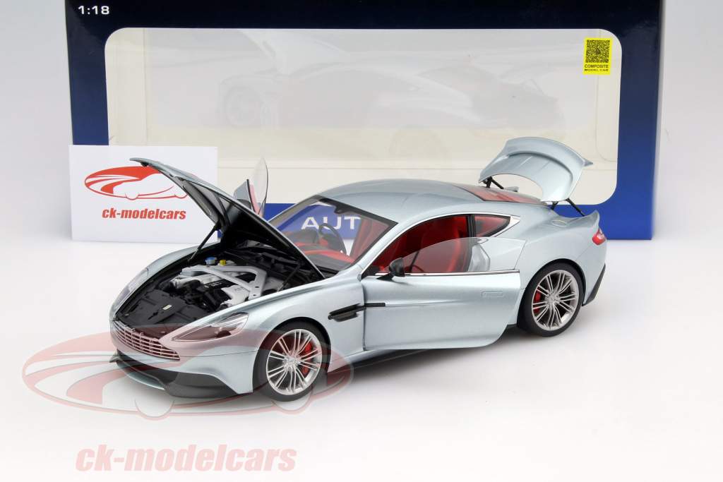 Aston Martin Vanquish год 2015 Skyfall серебряный 1:18 AUTOart