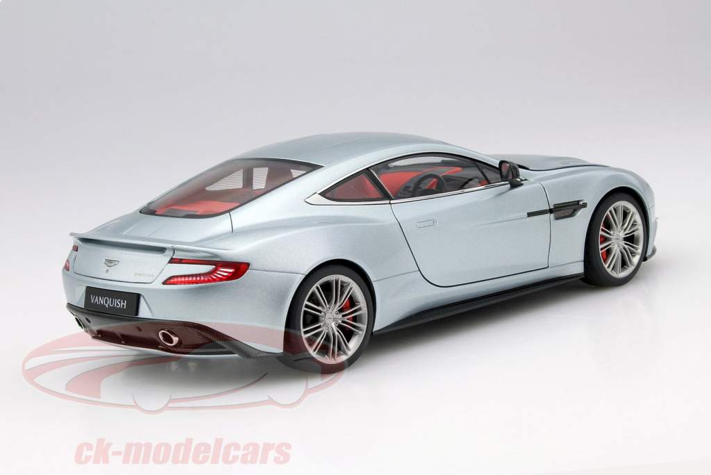 Aston Martin Vanquish anno 2015 Skyfall argento 1:18 AUTOart
